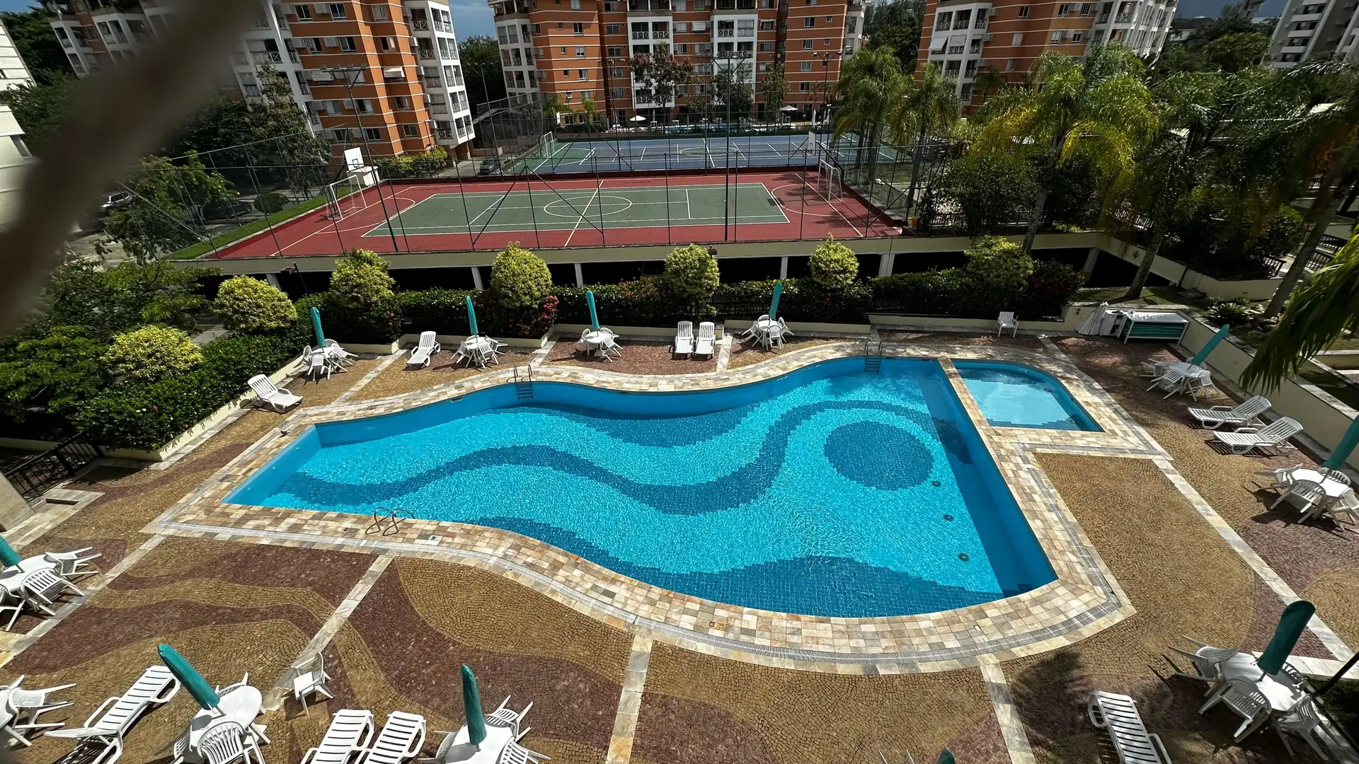 Furnished apartment with 2 bedrooms and a balcony — photo 21