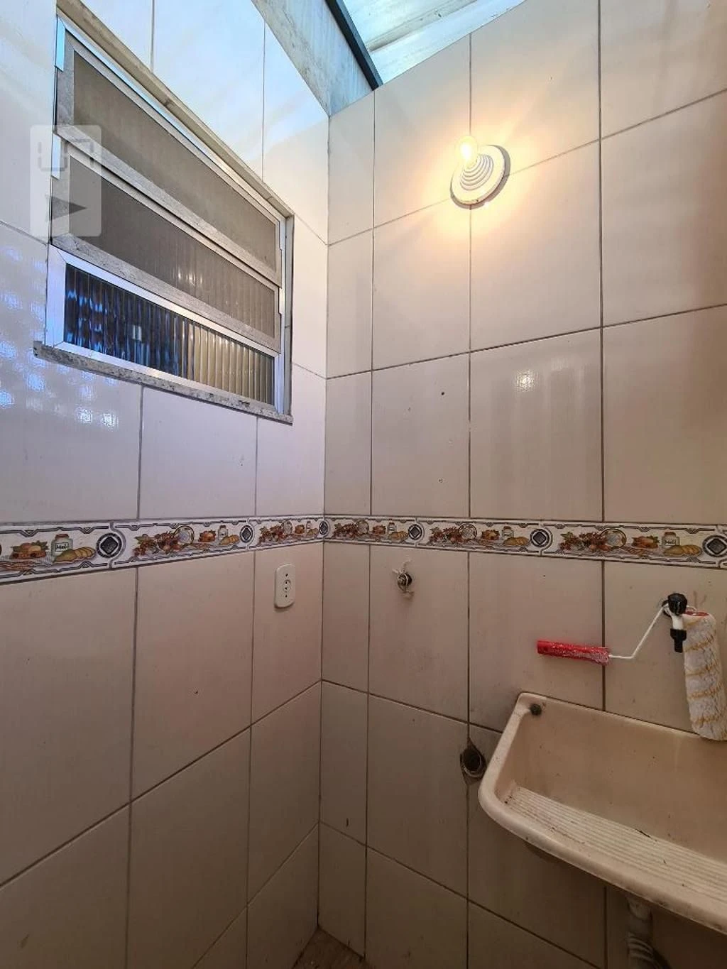 Unfurnished 1-bedroom apartment with 1 bath and no parking — photo 4