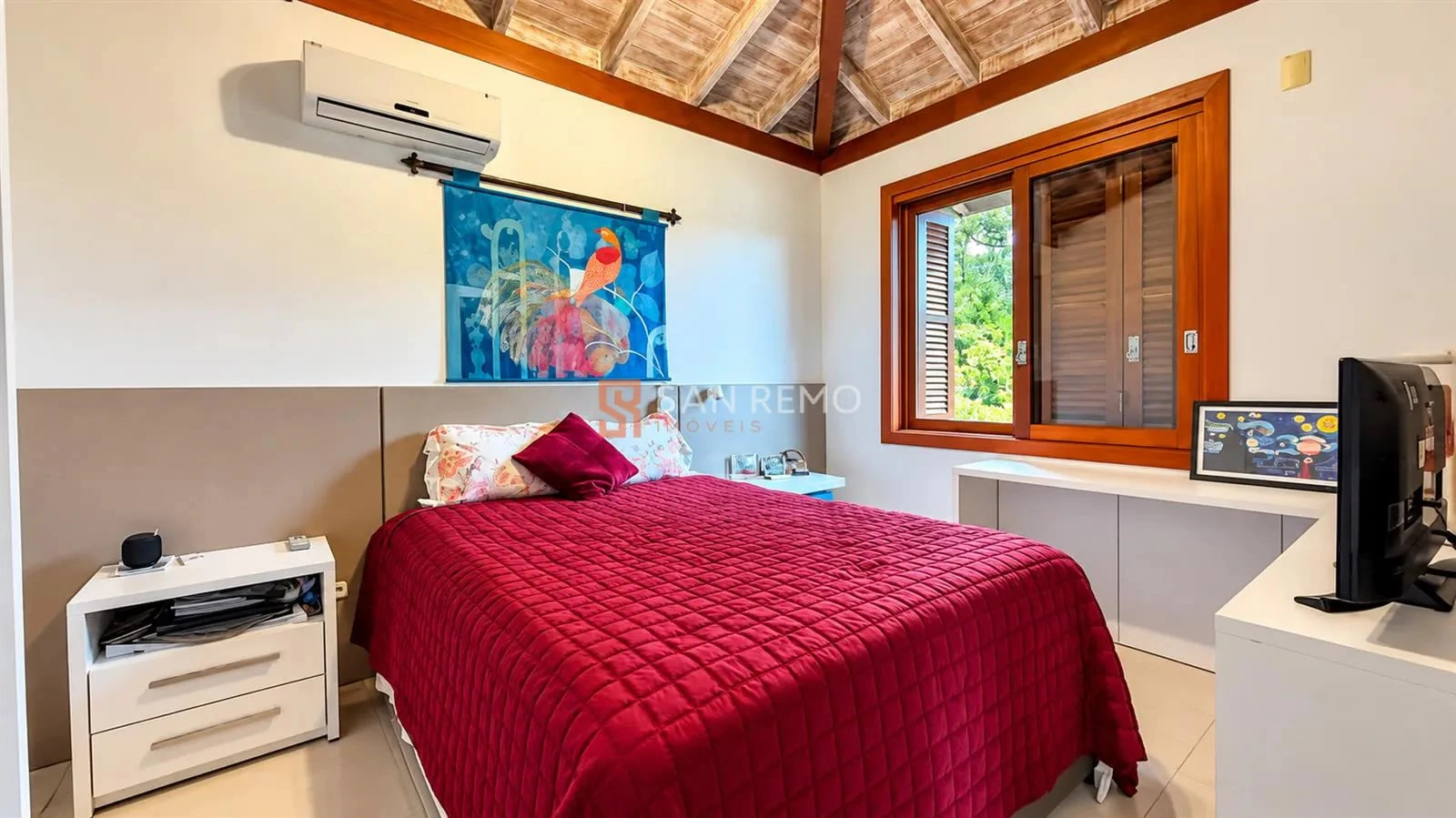 6-bedroom house with a walk-in closet in Florianópolis — photo 22