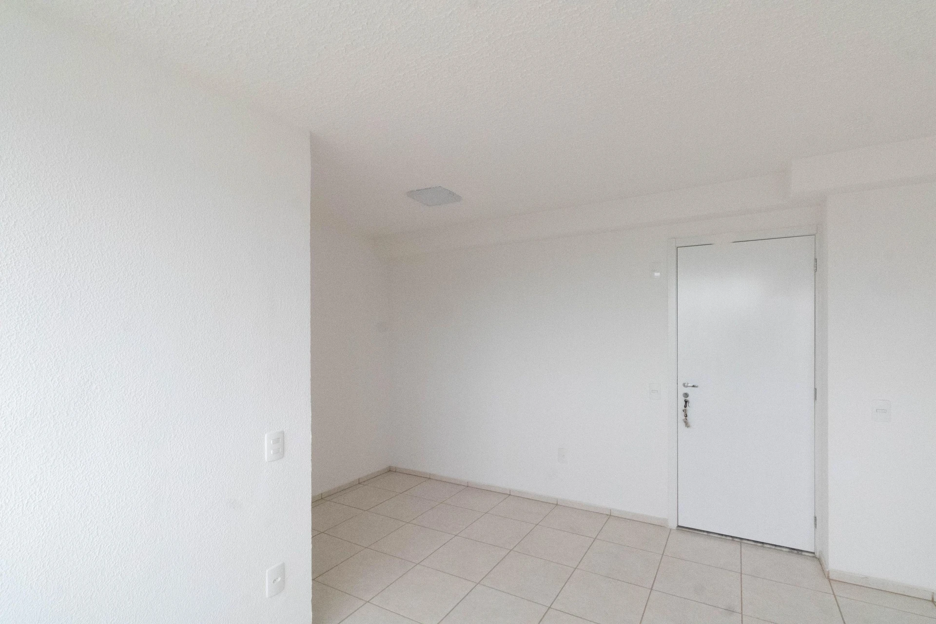 2-bedroom apartment in a building with a gym — photo 40