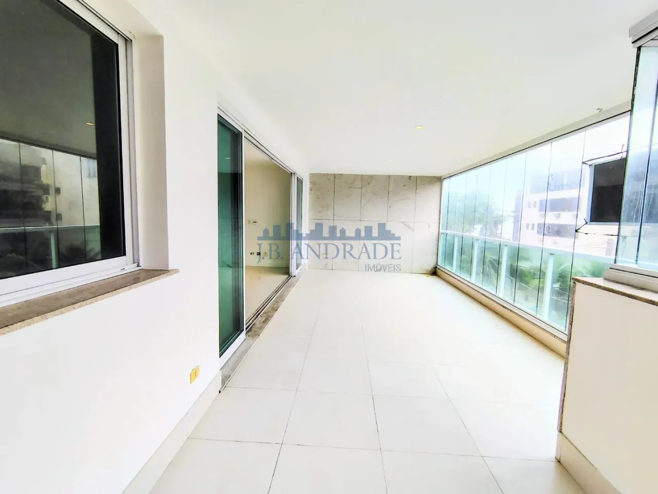 Apartamento com 4 quartos e varanda envidraçada — photo 5