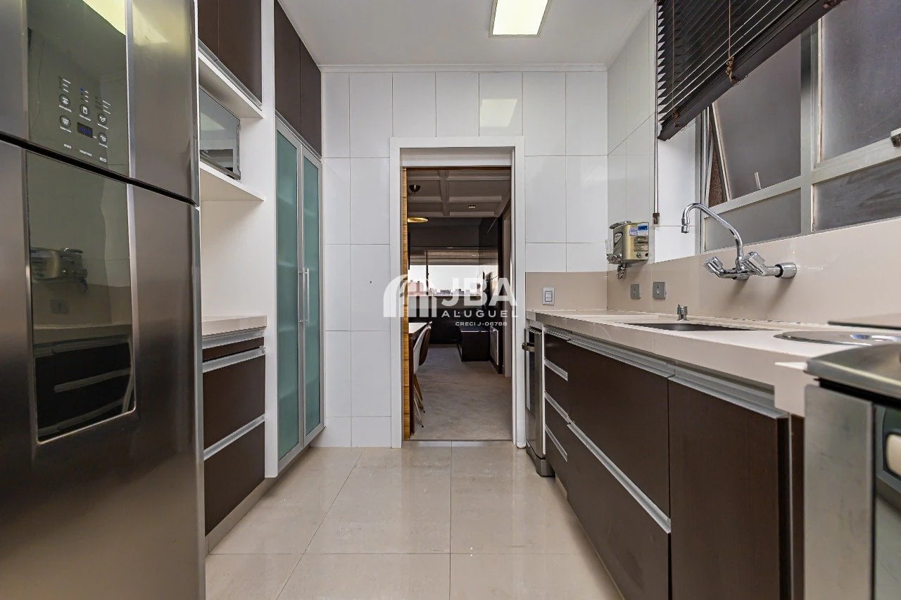 Квартира 226 м² з 3 спальнями та кухнею відкритого плану — photo 14