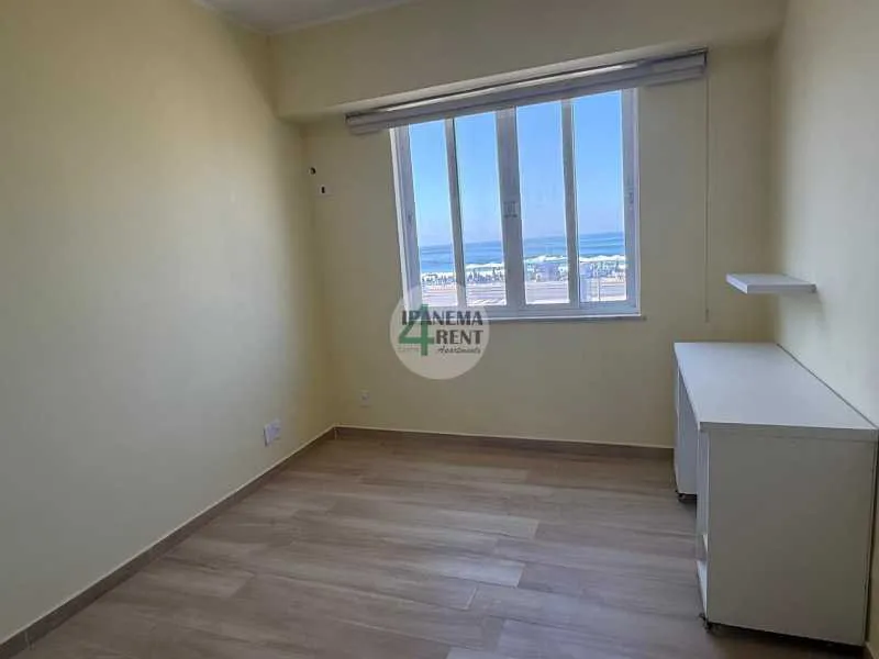 Apartment with 3 bedrooms and enclosed balcony — photo 21