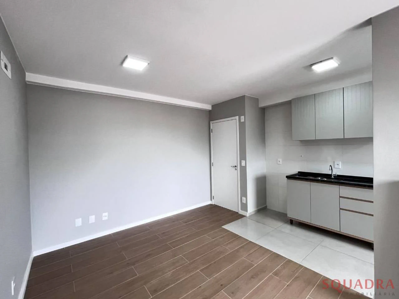 2-bedroom apartment with a grill on the balcony in Curitiba — photo 2