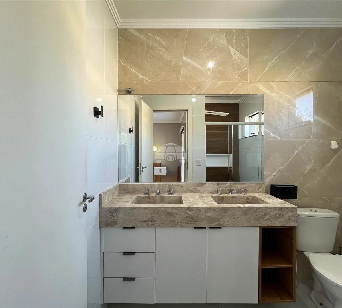 3-bedroom house with a grill on the balcony in Curitiba — photo 44