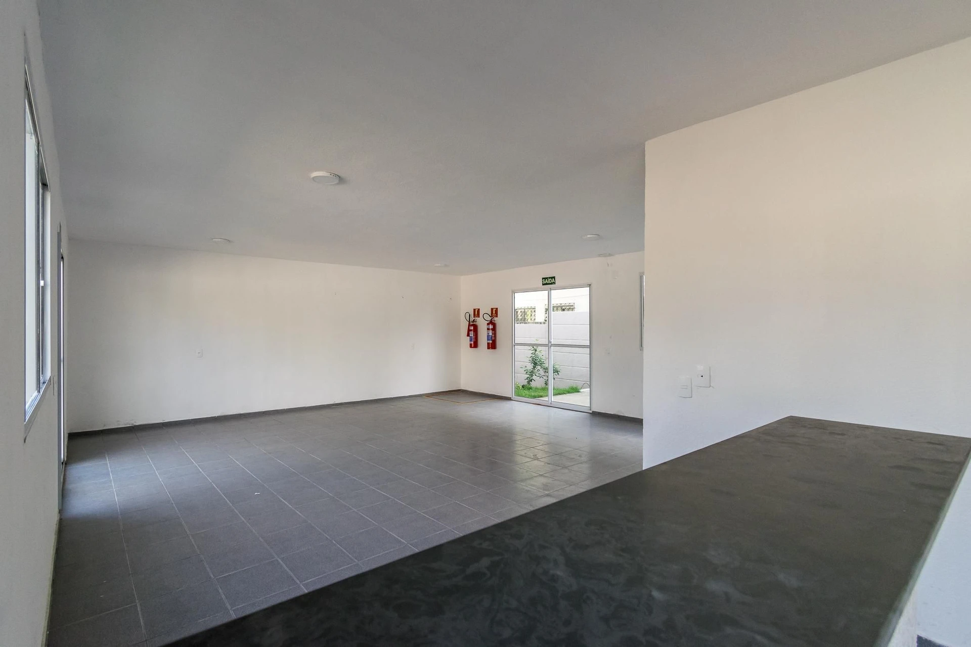 2-bedroom apartment with 1 bathroom, no parking — photo 22
