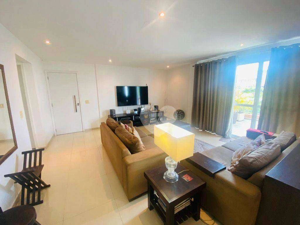 2-bedroom penthouse with en-suite baths and 155 m² — photo 11