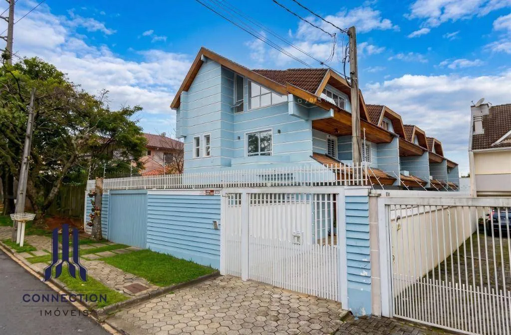 Triplex house with a private garden and BBQ