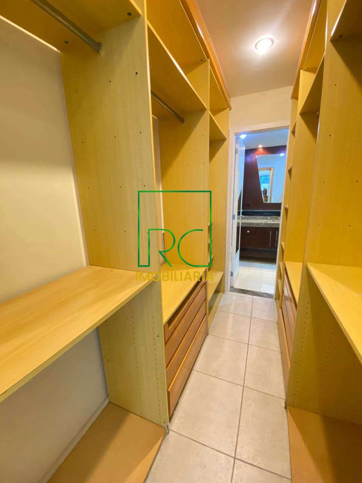 Unfurnished apartment with 3 bedrooms and water view — photo 25
