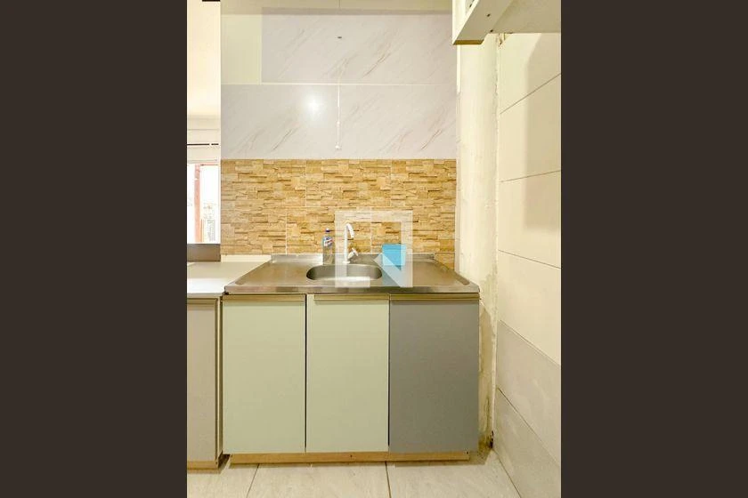 2-bedroom apartment in a building with a pool — photo 31
