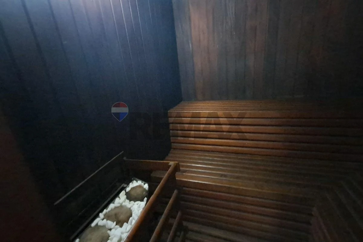 3-bedroom apartment in a building with a sauna — photo 28