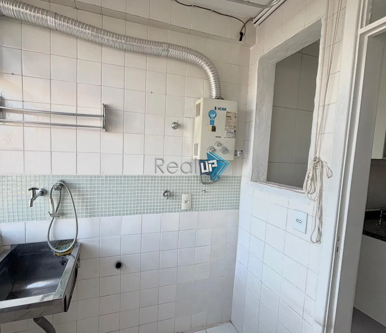 2-bedroom apartment with 2 bathrooms and parking — photo 5