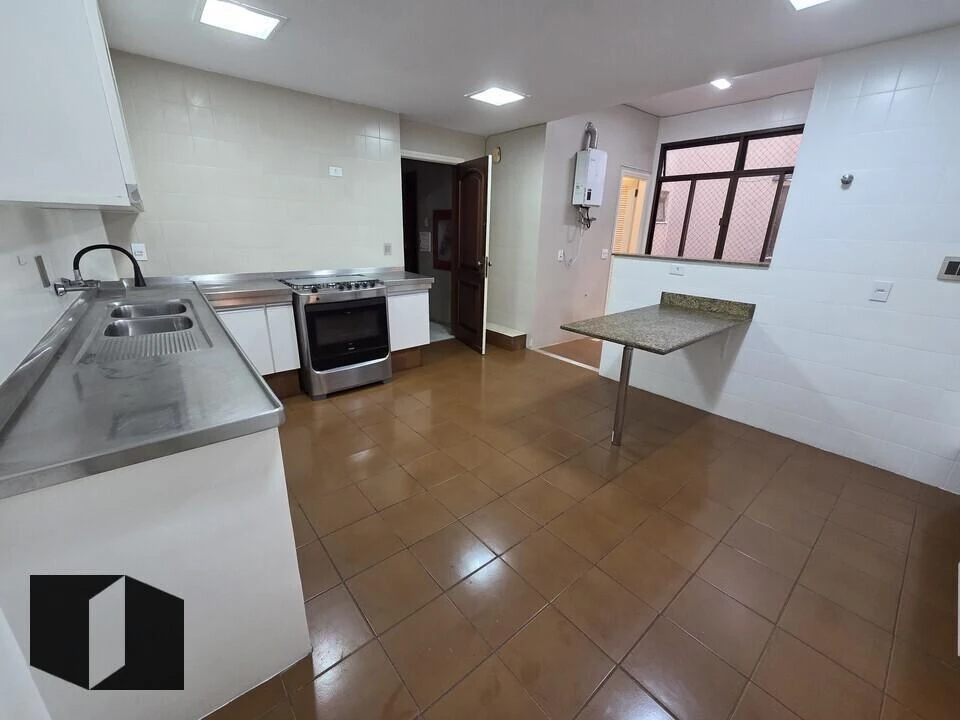 250 m² apartment with 4 bedrooms and 2 parking spaces — photo 7