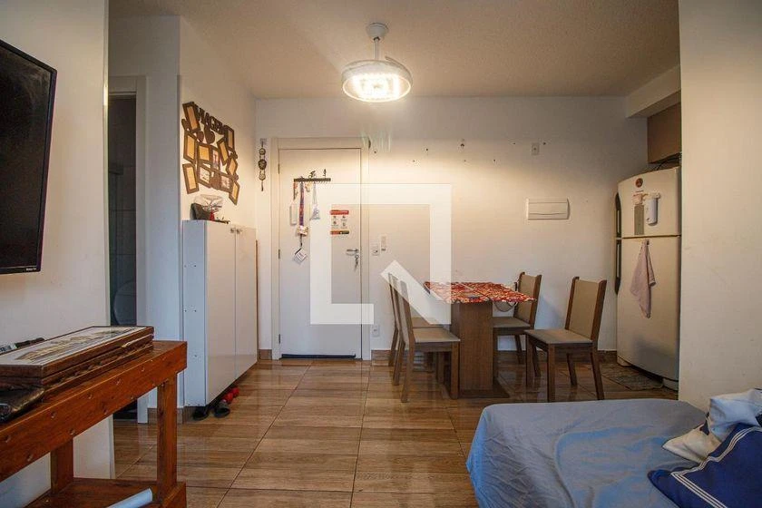 2-bedroom apartment in a building with a gym — photo 8
