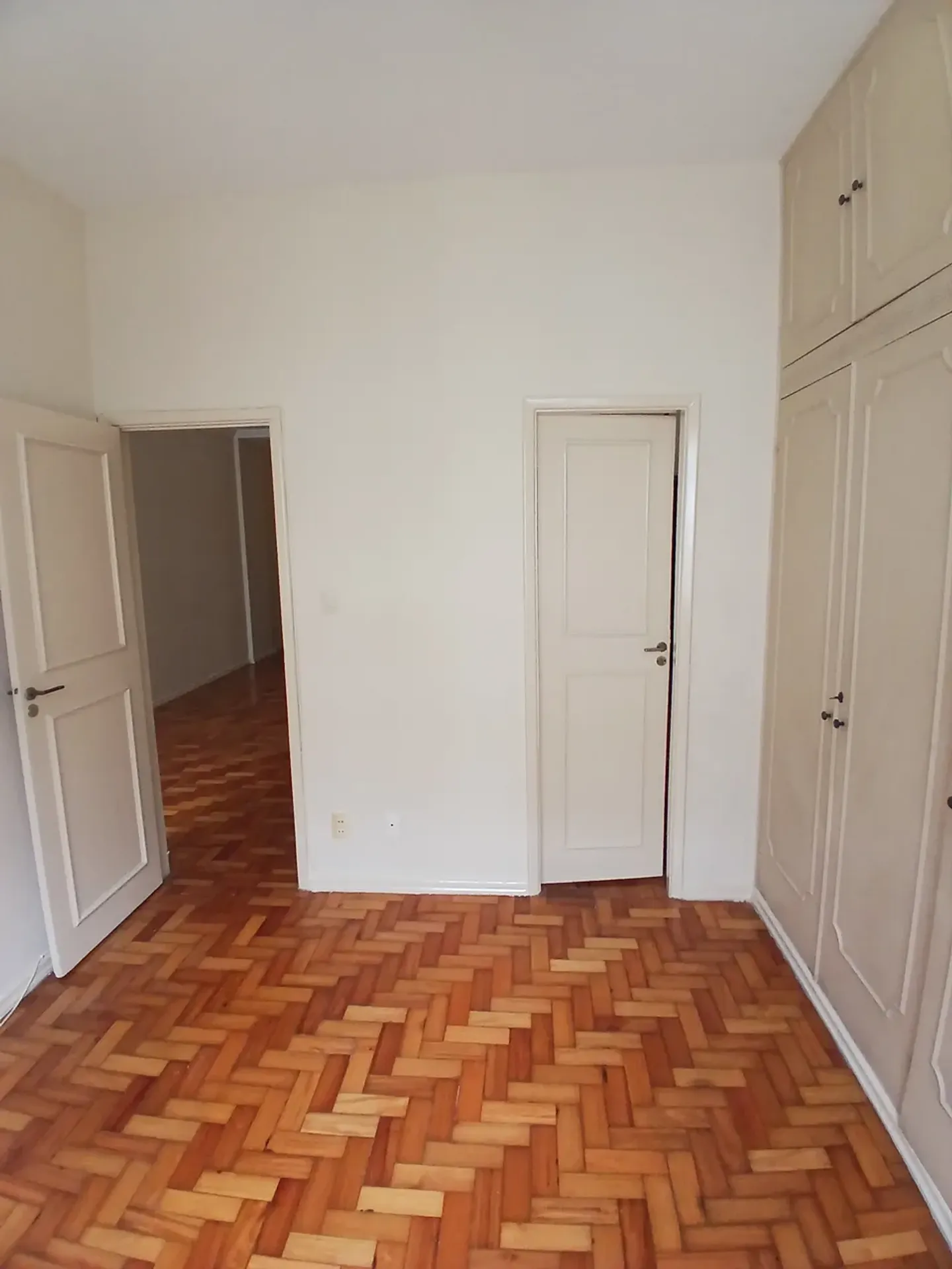 Apartamento de 2 quartos com vaga e vista para a cidade — photo 3