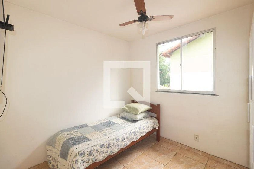 Furnished 2-bedroom house with 1 bathroom