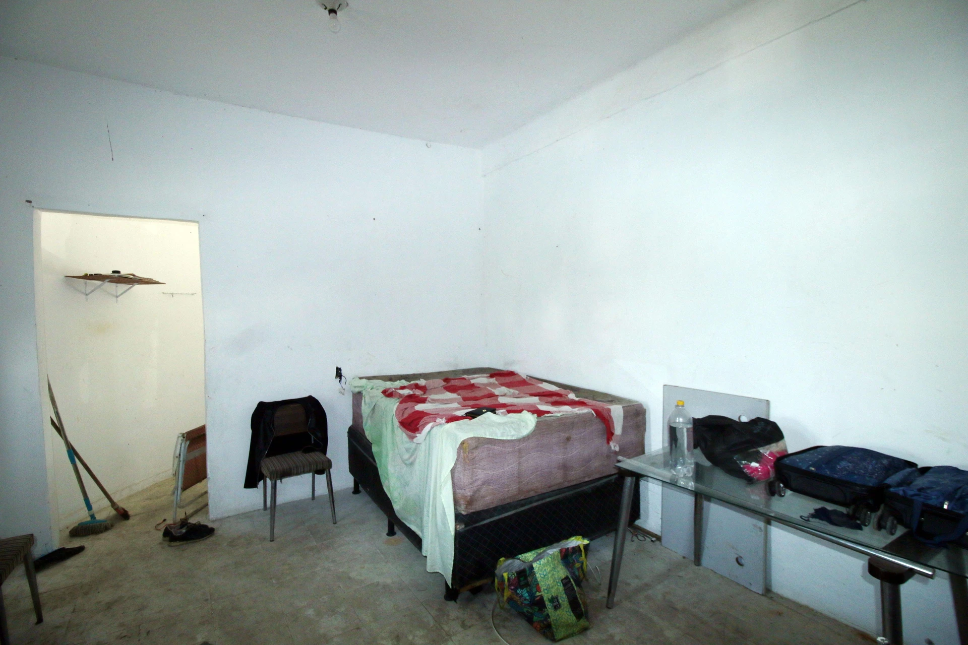 Незамебльована студія з 1 спальнею в сьюті — photo 3
