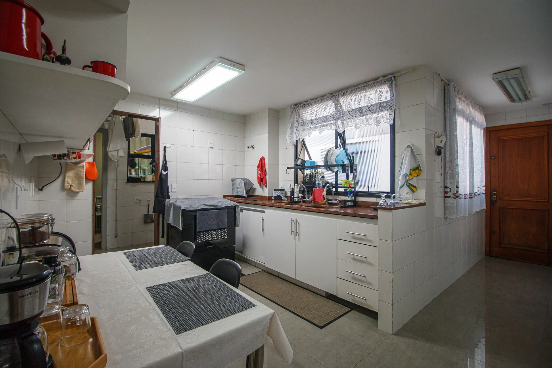 Furnished 2-bedroom apartment with 2 bathrooms and pet-friendly policy — photo 9