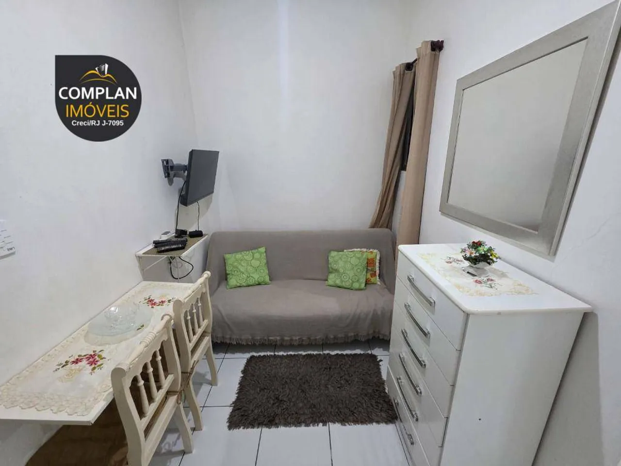 33 m² apartment with a closed kitchen and gas stove