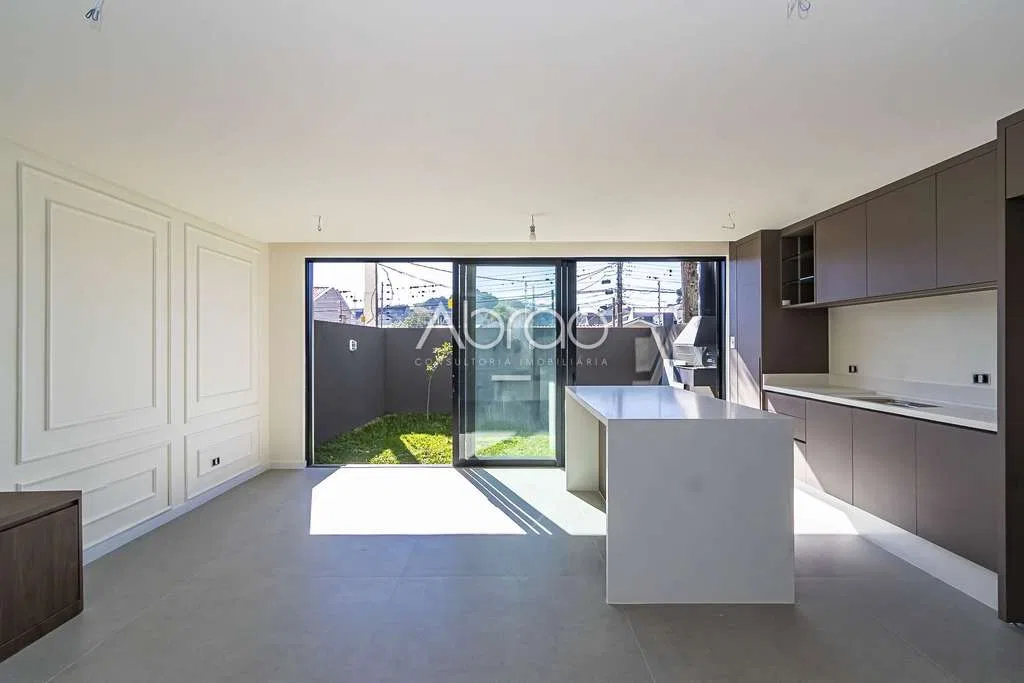 House with 3 en-suite bedrooms and open-plan kitchen — photo 4