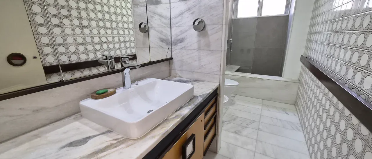 300 m² apartment with 4 bedrooms and gas kitchen — photo 37
