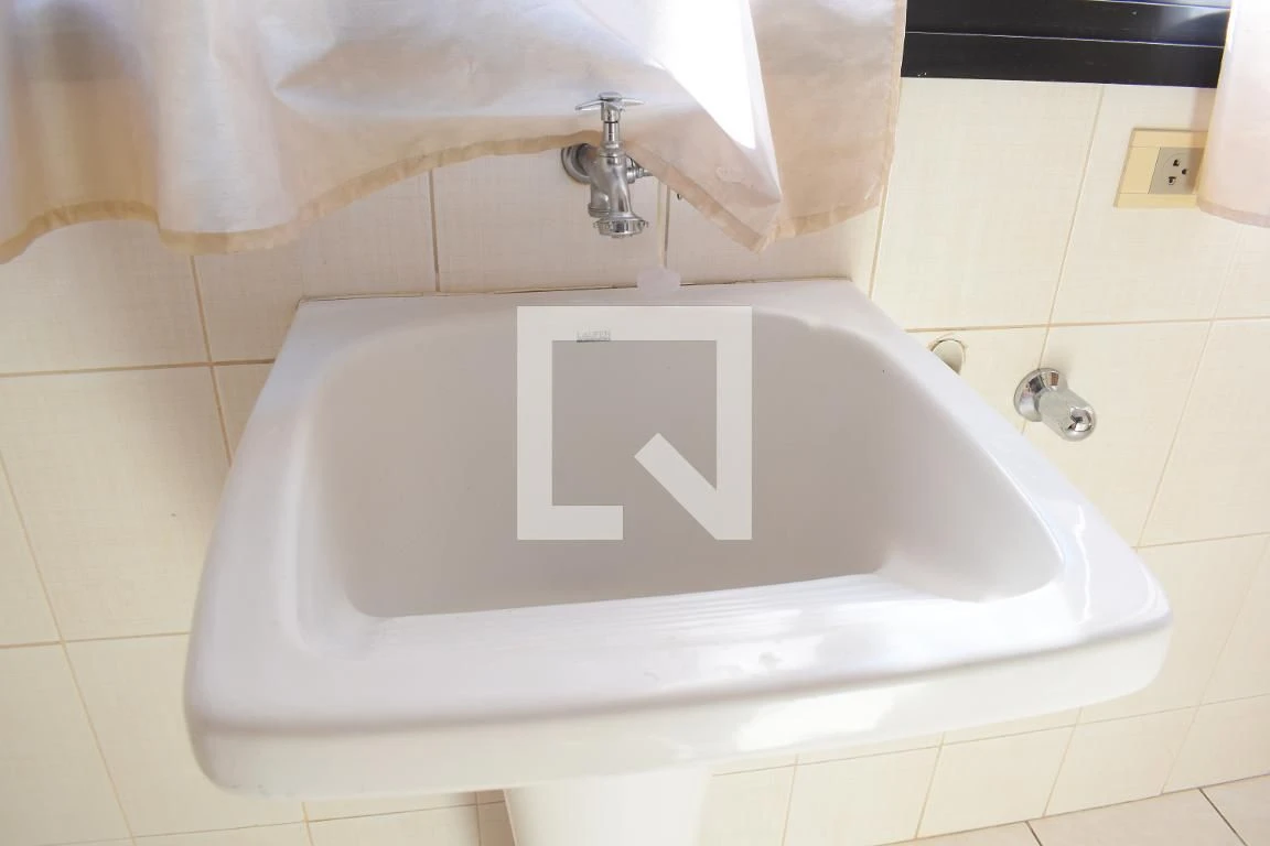 3-bedroom apartment with a washing machine in Curitiba — photo 49