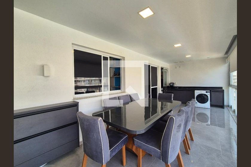 2-bedroom apartment in a building with a gym — photo 12