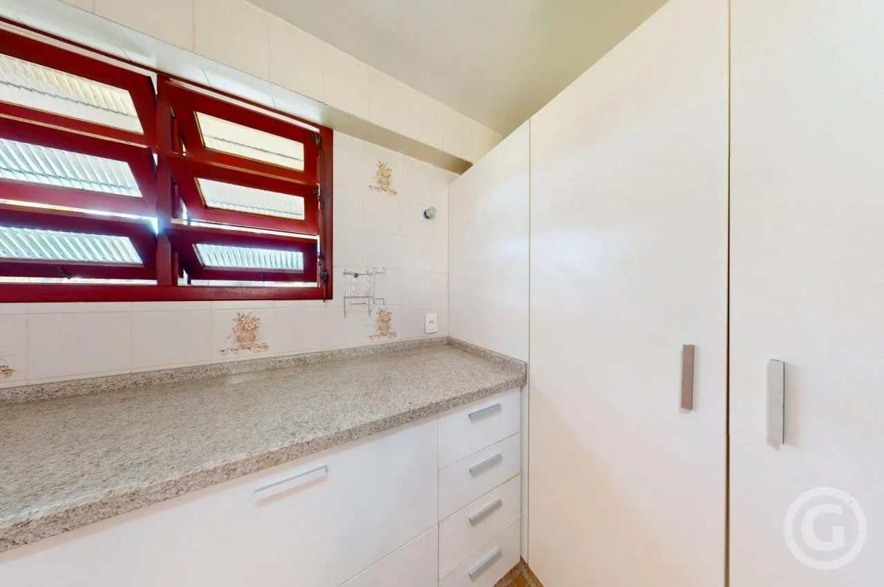 Furnished house with 3 bedrooms and 3 bathrooms