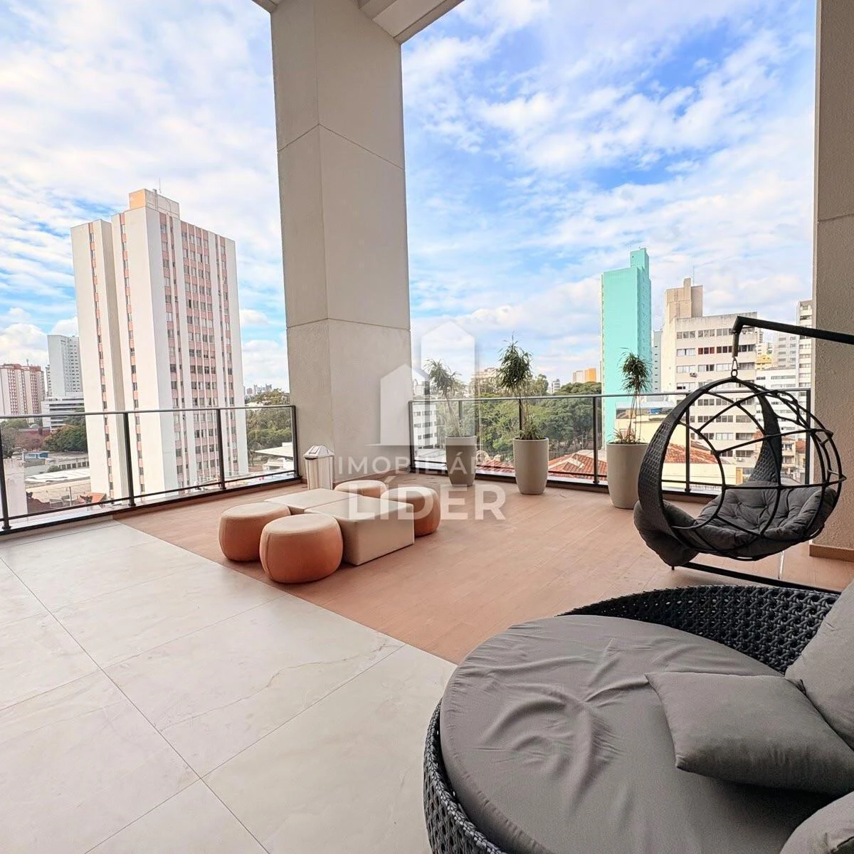 One-bedroom apartment in a building with a coworking space — photo 23