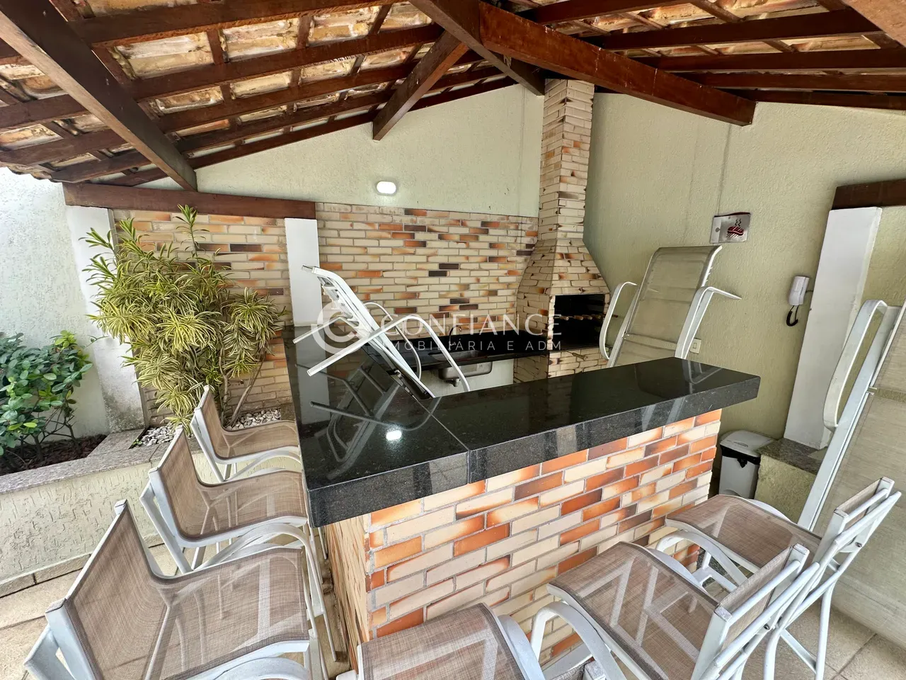 2-bedroom apartment with 2 bathrooms and a balcony — photo 40