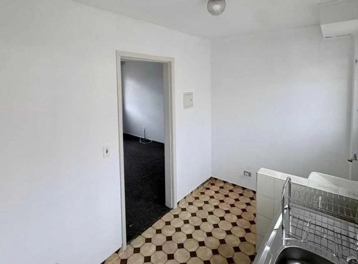 3-bedroom apartment on 2nd floor with no parking — photo 7