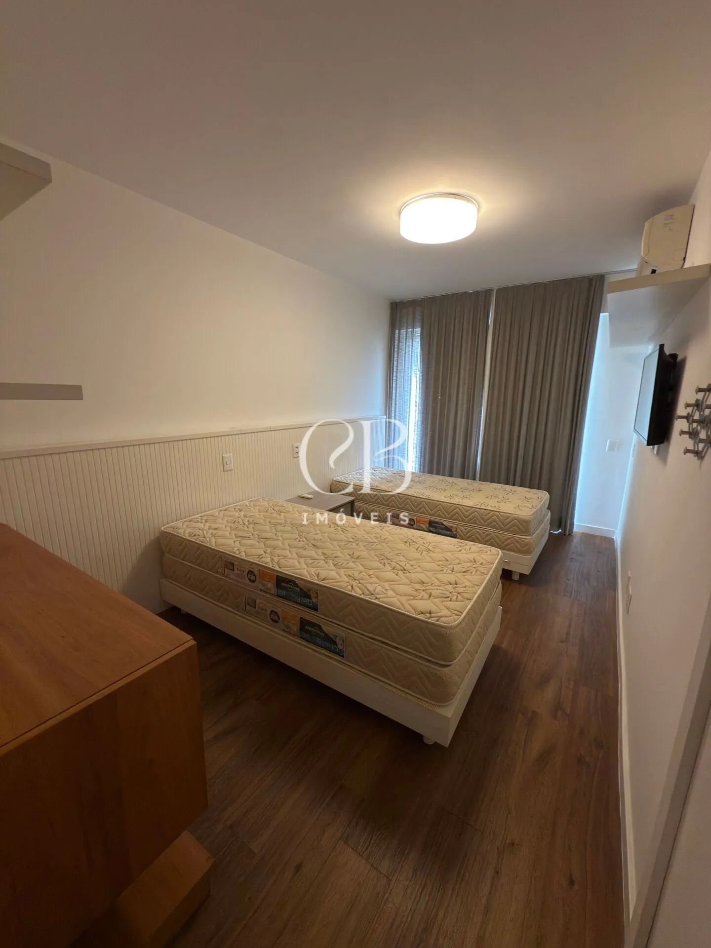 Furnished 2-bedroom apartment with en-suite bathrooms — photo 28