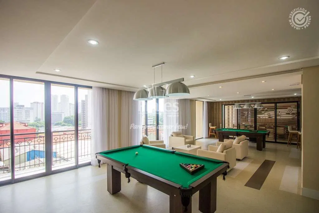 Wood or laminate floors in a one-bedroom apartment, 35 m² — photo 10