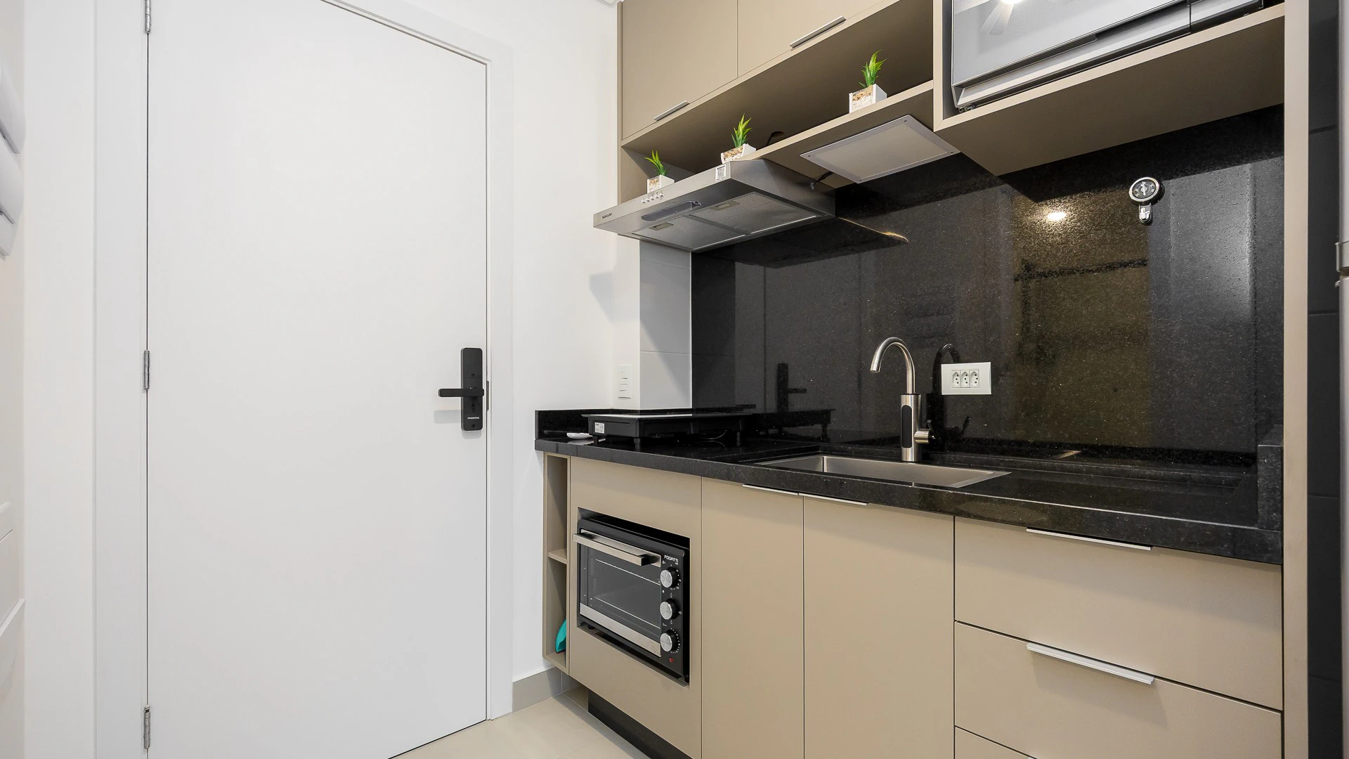 Furnished 1-bedroom apartment with 25 m², no parking — photo 4
