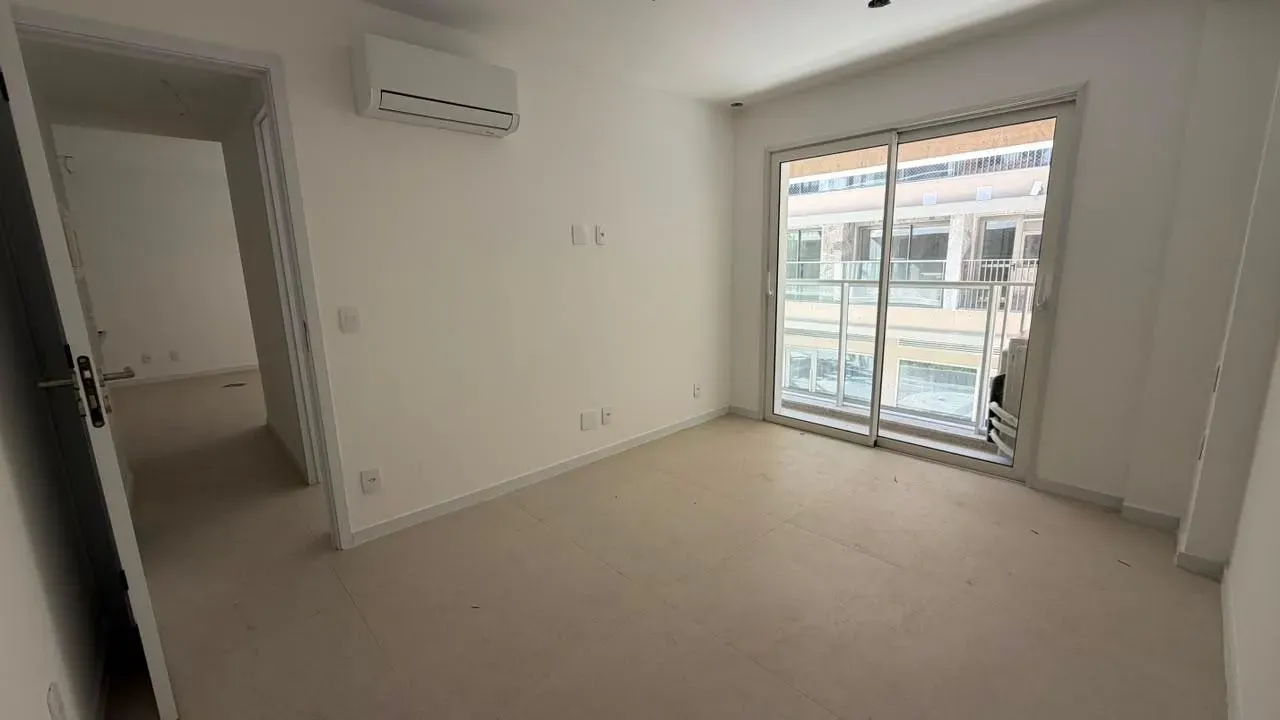 2-bedroom apartment with a grill on the balcony — photo 8