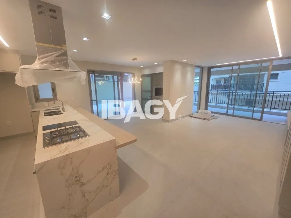 Apartment, 199 m², with a grill on the balcony — photo 2