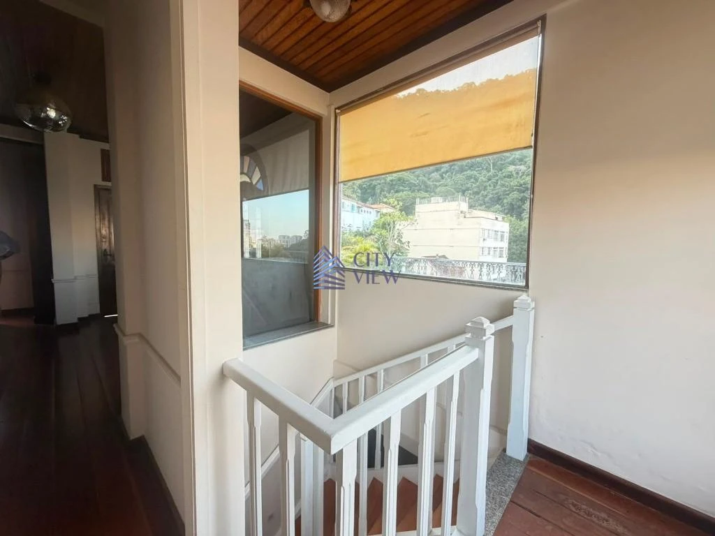 4-bedroom 500 m² house with 5 bathrooms — photo 30