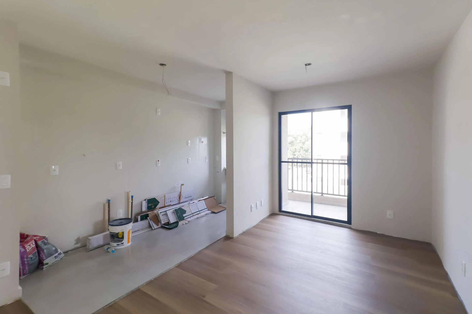 3-bedroom apartment with a grill on the balcony in Curitiba — photo 20