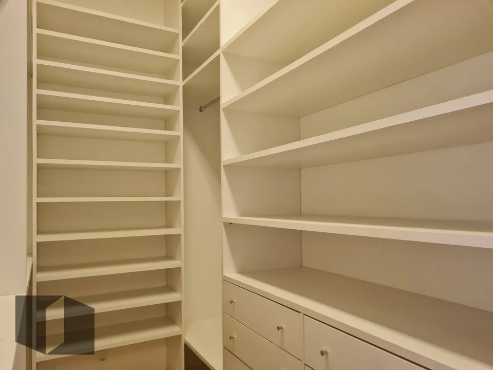 3-bedroom apartment with floor-to-ceiling windows — photo 23