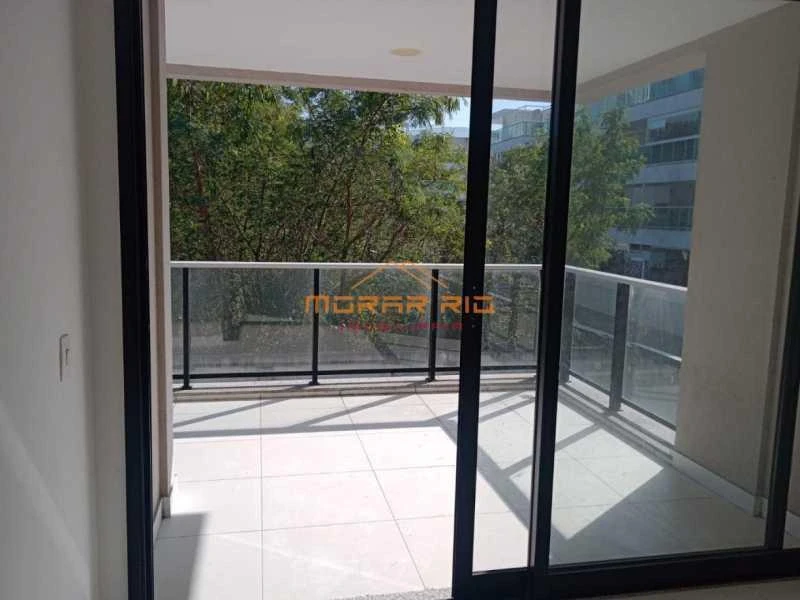 House, 367 m², with floor-to-ceiling windows — photo 19