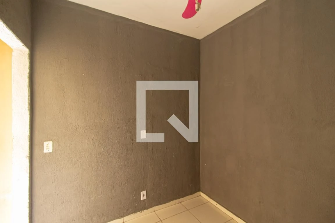 Unfurnished house with 2 bedrooms and 1 tiled bath — photo 34