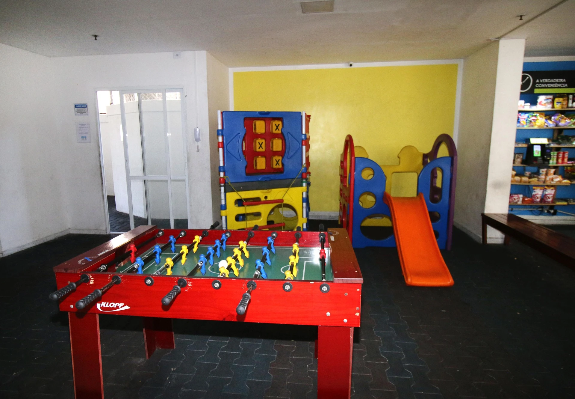 Rental apartment with 2 bedrooms and a balcony — photo 43