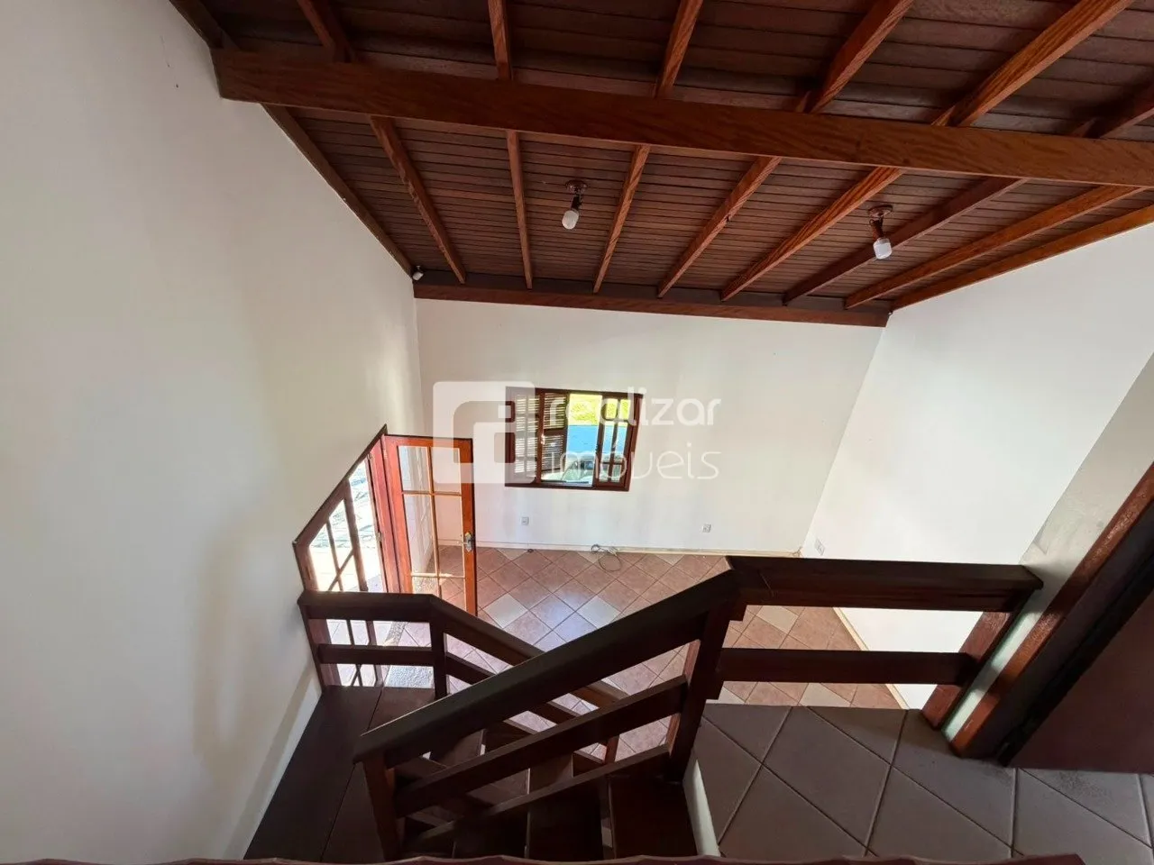 House with 5 bedrooms and a private garden — photo 24