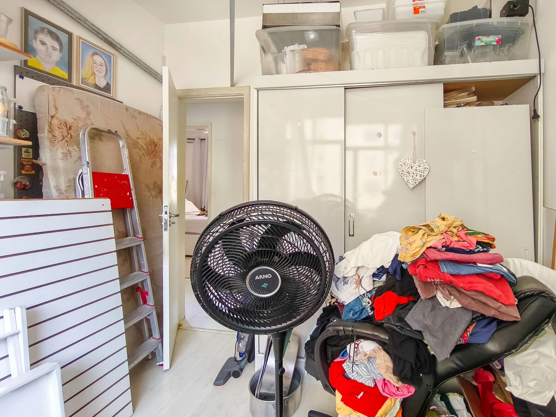 3-bedroom apartment with a walk-in closet — photo 39