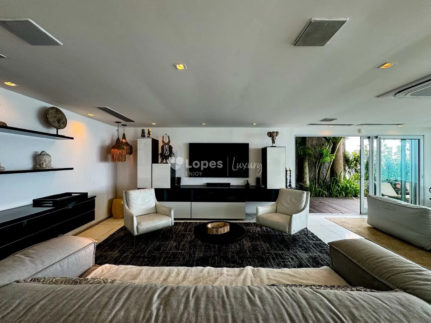 House with 5 en-suite bedrooms, 8 baths and 3 parking — photo 24