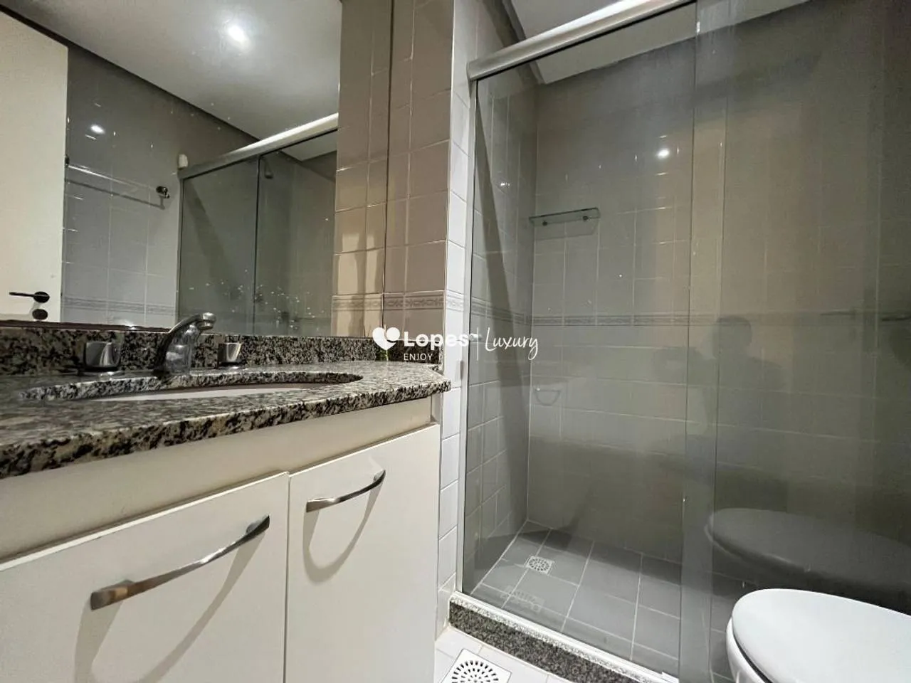 Rental apartment with 3 bedrooms, balcony and 3 bathrooms — photo 19