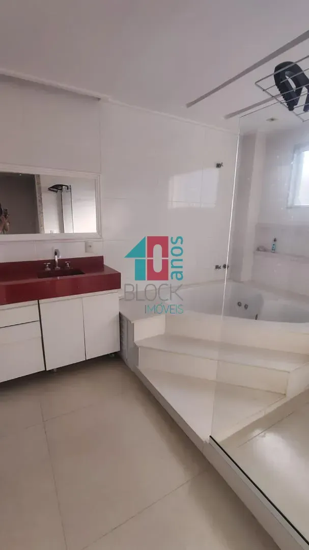 Casa de 480 m² com 5 quartos, 1 suíte e 2 vagas — photo 30