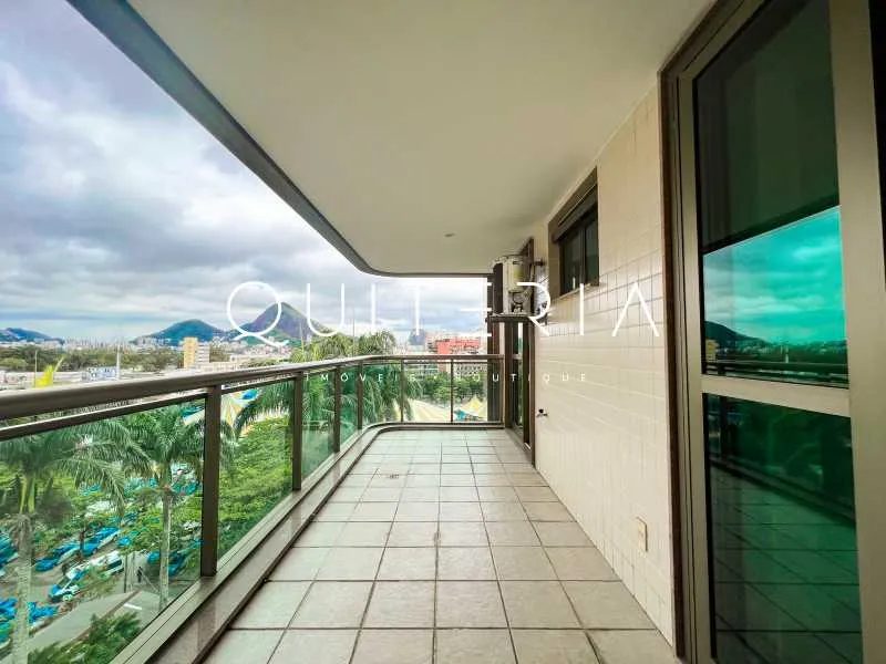 Apartamento duplex com varanda, 3 quartos e 5 banheiros — photo 14