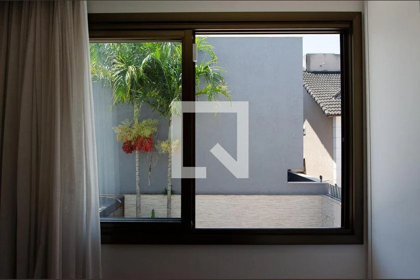 Casa de 4 quartos com 234 m² e 6 banheiros — photo 21