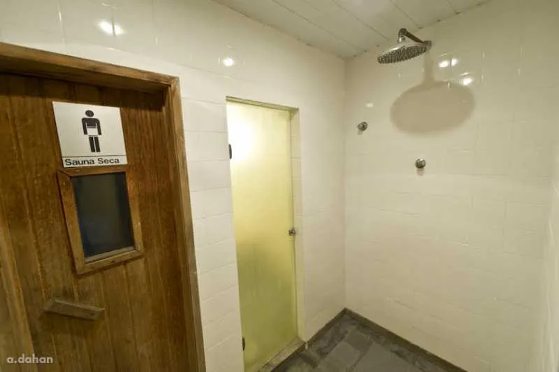 Residential apartment with 4 bedrooms and 5 bathrooms — photo 23